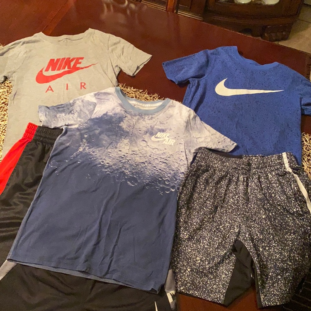 Boys size S Nike bundle shirts and shorts